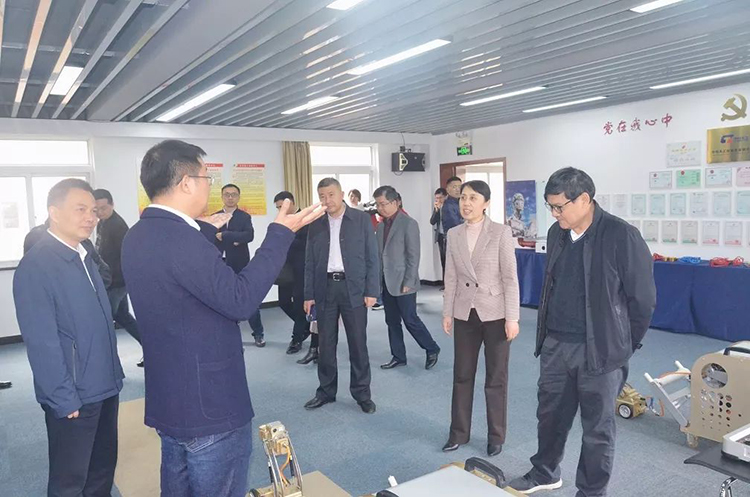 中國工程院李曉紅院長帶隊(duì)蒞臨中科天工調(diào)研指導(dǎo)03.jpg